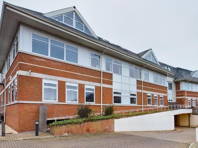 Flat for sale in Row Town, Surrey