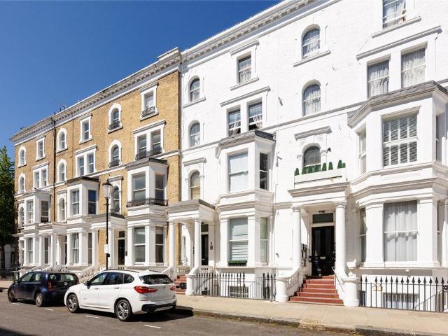 Flat for sale in Earl's Court, Isle Of Man