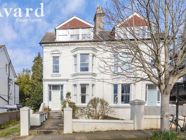 Flat for sale in Round Hill, Brighton & Hove