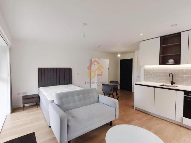 Flat for sale in Colindale, Greater London