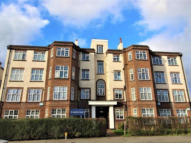 Flat for sale in London Borough of Croydon, Isle Of Man