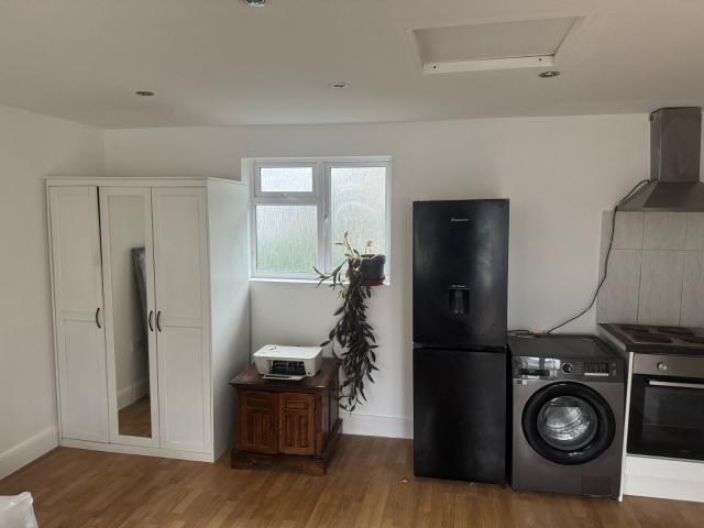 Studio for rent in London Borough of Ealing, Greater London