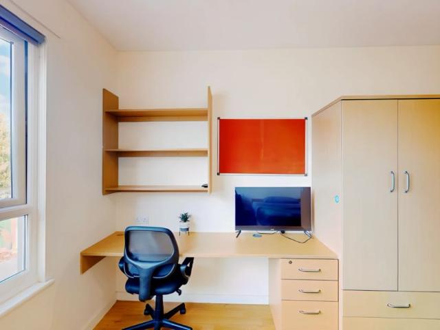 Studio for rent in Metchley, Birmingham