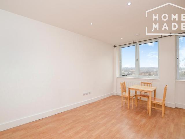 Apartment for rent in Elstree and Borehamwood, Borehamwood