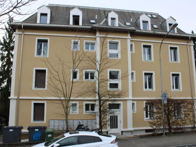 Immobilie mieten in Einigen, Zürich