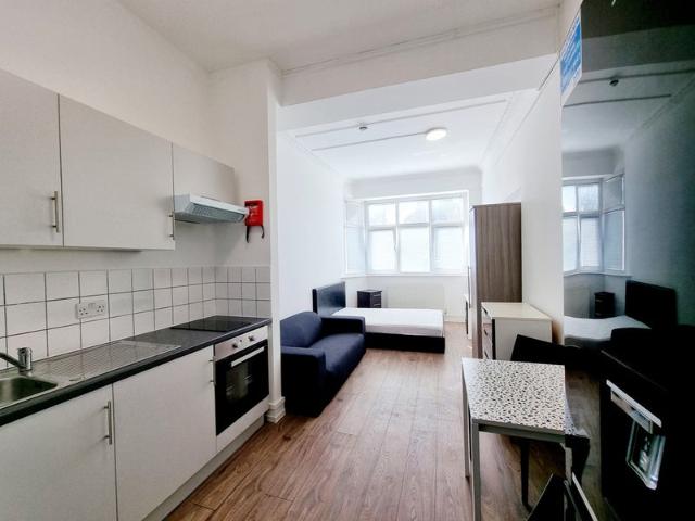 Studio for rent in London Borough of Barking and Dagenham, Greater London