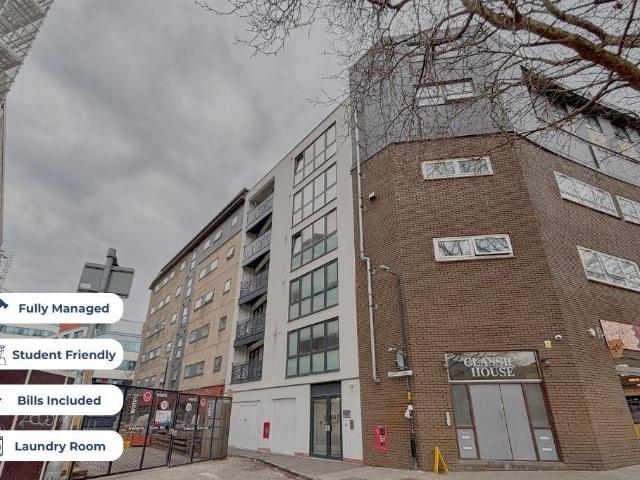 Studio for rent in Stokes Croft, Bristol