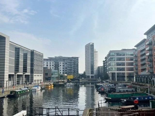 Studio for rent in Richmond Hill, West Yorkshire