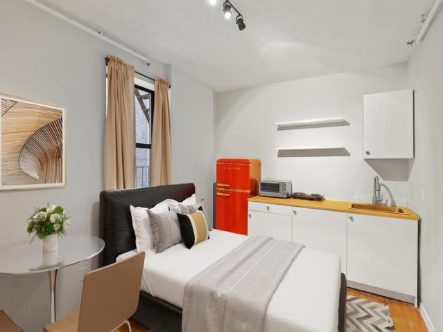 Room for rent in Arverne, New York
