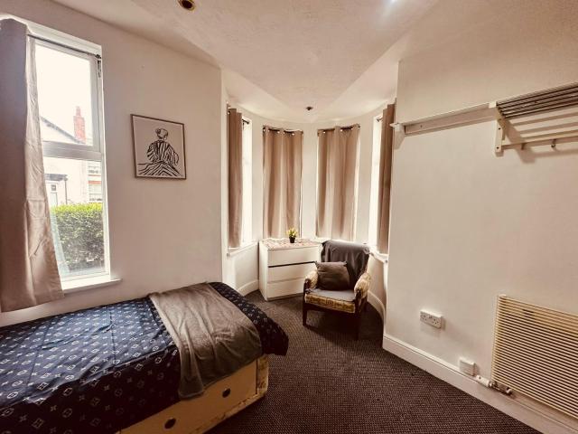 Studio for rent in King’s Hill, Wednesbury