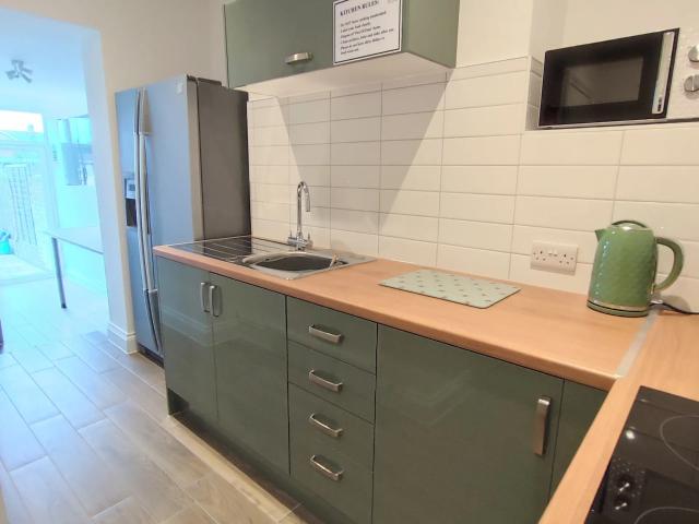 Studio for rent in Poundbury, Fordington