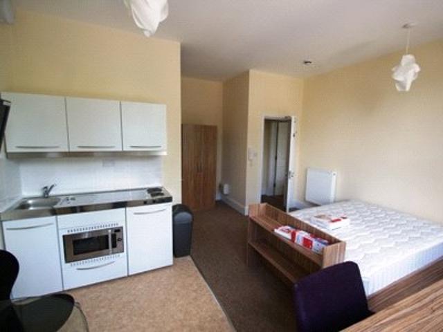 Studio for rent in Tyndall's Park, Feckenham