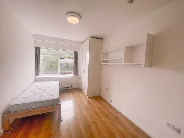 Studio for rent in Belsize Park, Greater London