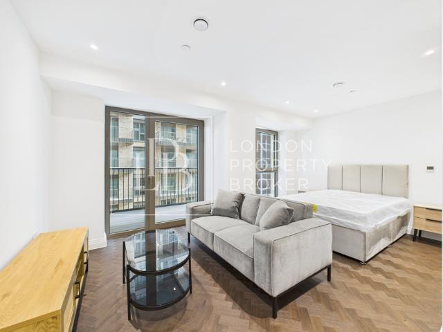 Studio for rent in Custom House, Greater London