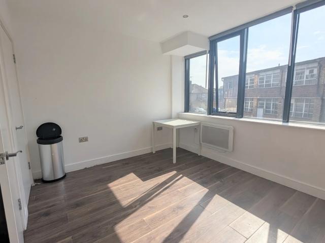 Studio for rent in Wealdstone, Greater London