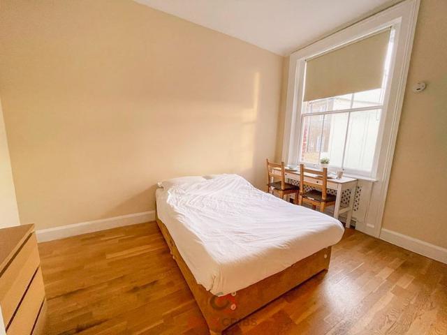 Studio for rent in Kensal Town, Bayswater