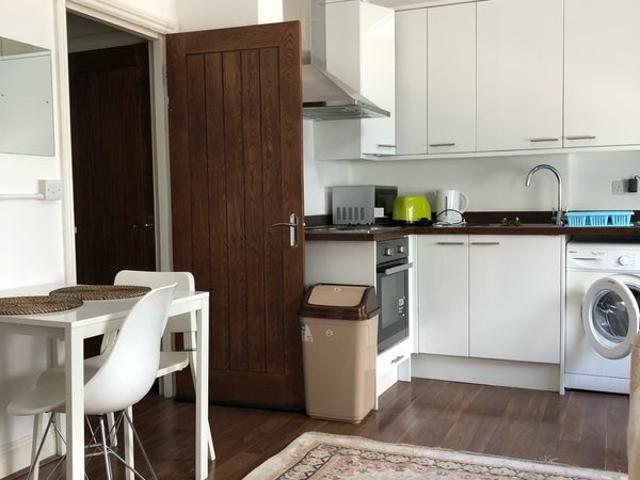 Studio for rent in Queen's Park, Greater London