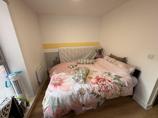 Studio for rent in Chinatown, Calderstones