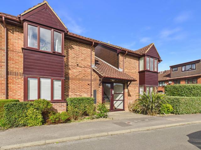 Studio for rent in Wickhurst Green, Horsham