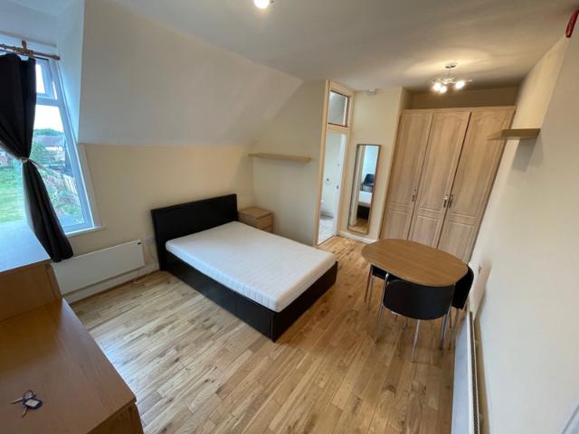 Studio for rent in London Borough of Croydon, South Norwood