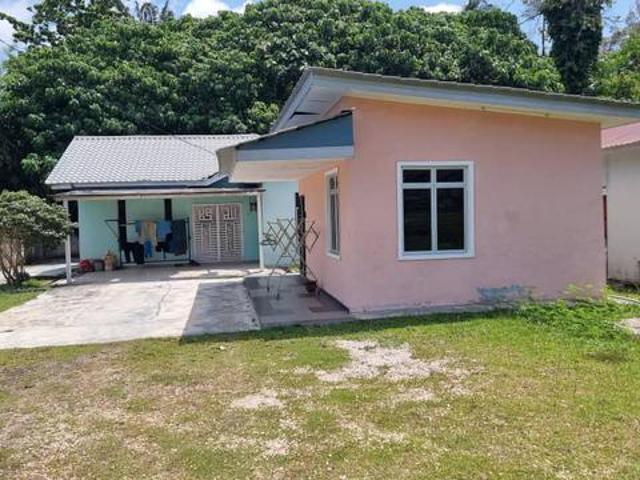 Bungalow for rent in Malaka