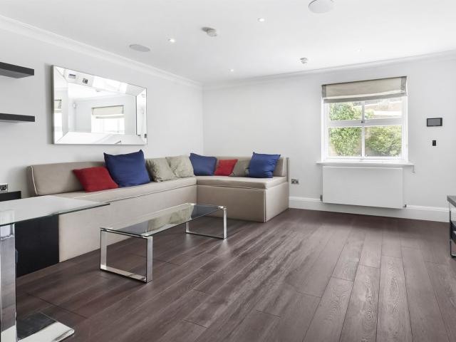 Studio for rent in Brompton, Greater London