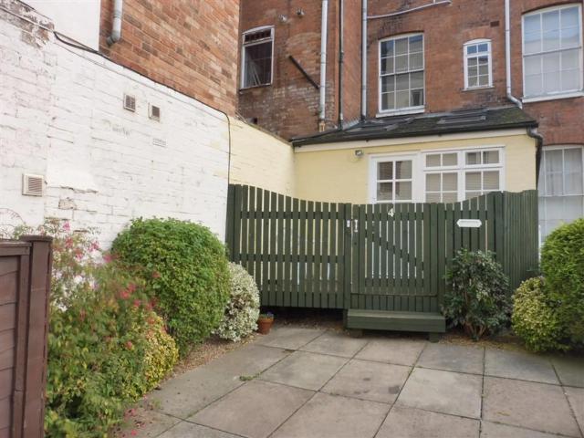 Studio for rent in Milverton, Warwick