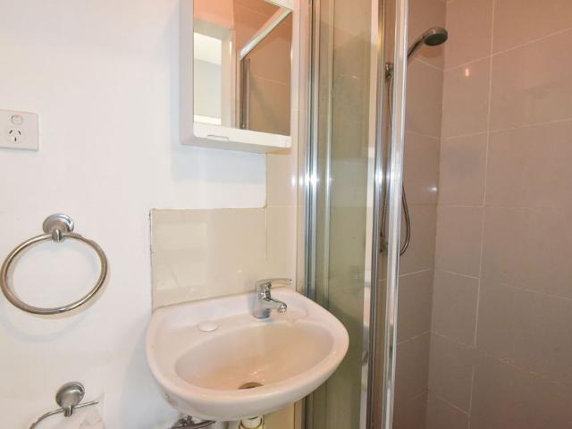 Granny Flat for rent in Mobbs Hill, Sydney