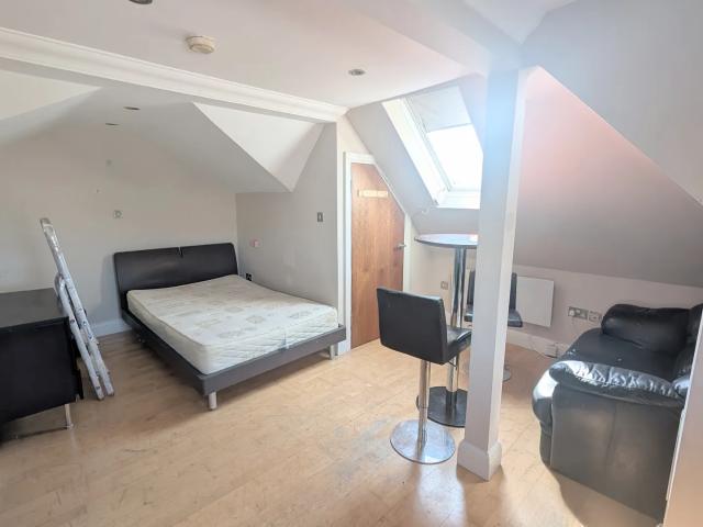 Studio for rent in Greenhill, Greater London