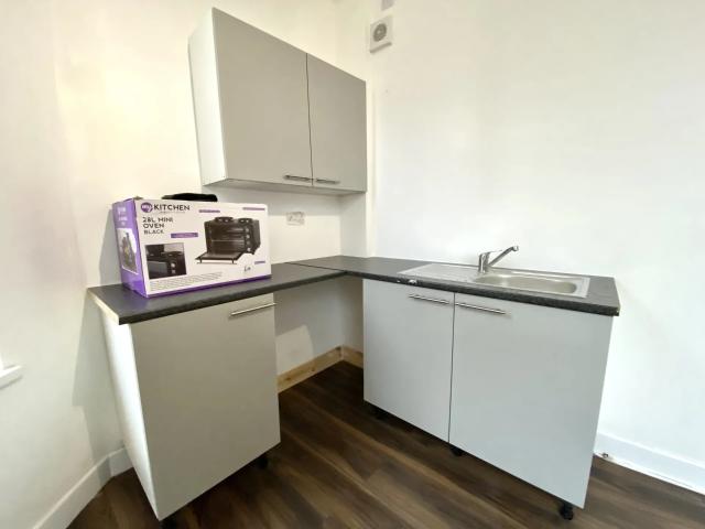 Studio for rent in Sparkbrook, West Midlands