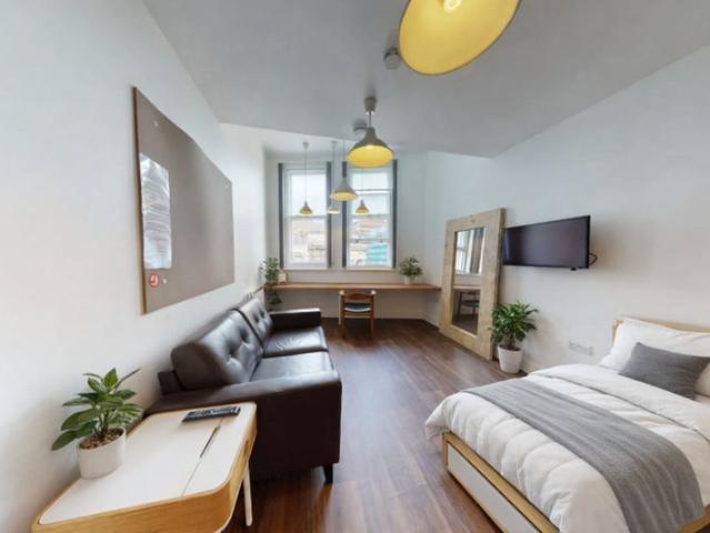 Studio for rent in St Ann's, Haddon