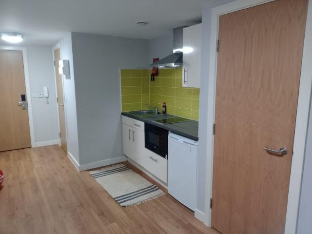 Studio for rent in Calderstones
