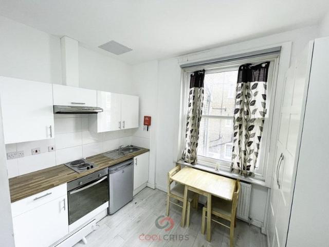 Studio for rent in Earl's Court, Greater London