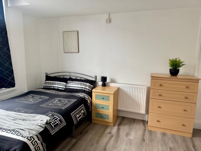 Studio for rent in West Midlands