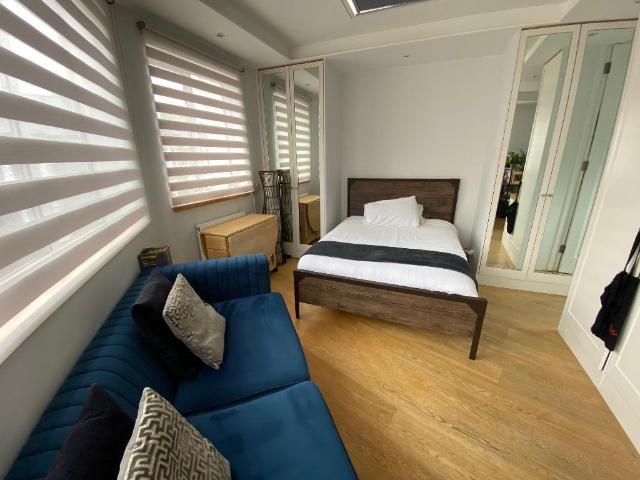 Studio for rent in East Sheen, Greater London
