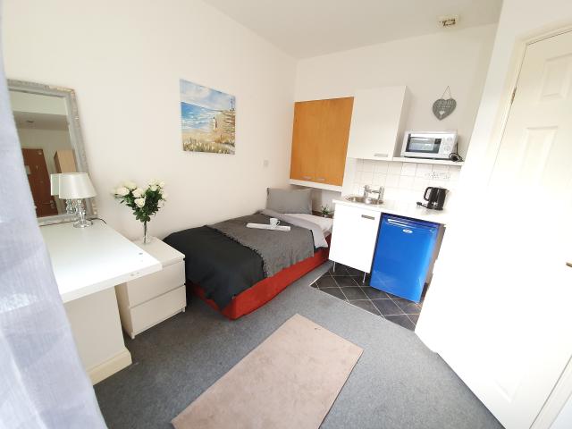 Studio for rent in Willenhall, Isle Of Man