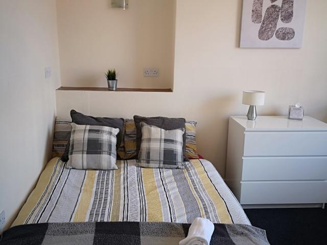 Studio for rent in Willenhall, West Midlands