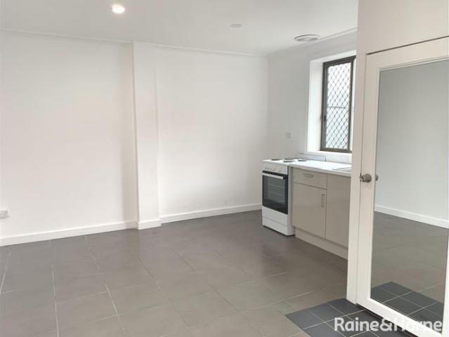 Granny Flat for rent in Wollongong, Wollongong City Council