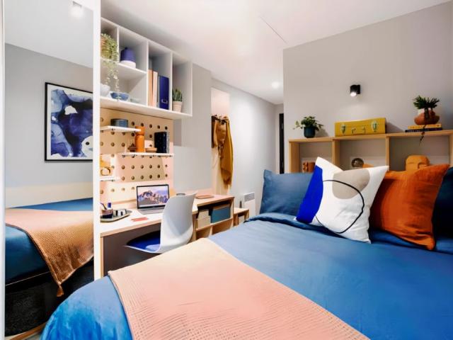 Studio for rent in Queen's Quarter, Northern Ireland