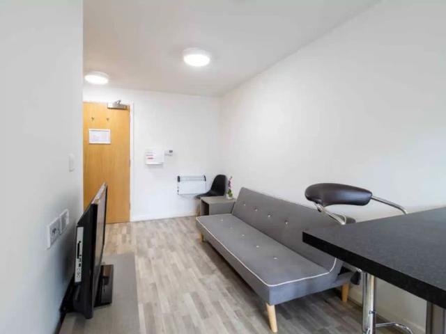 Studio for rent in Charing Cross, Leeds