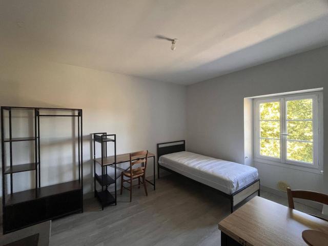 Studio location à Les Fayards, La Couronne