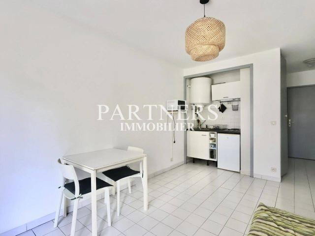 Studio location à Cuques, Aix-en-Provence