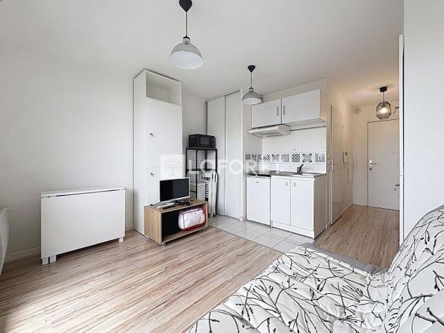 Studio location à Quartier Charles Renard, Saint-Cyr-l'École