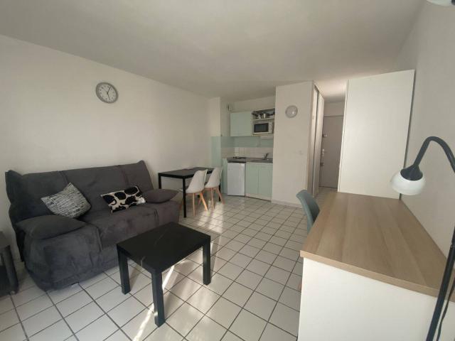 Studio location à Écusson, Nîmes