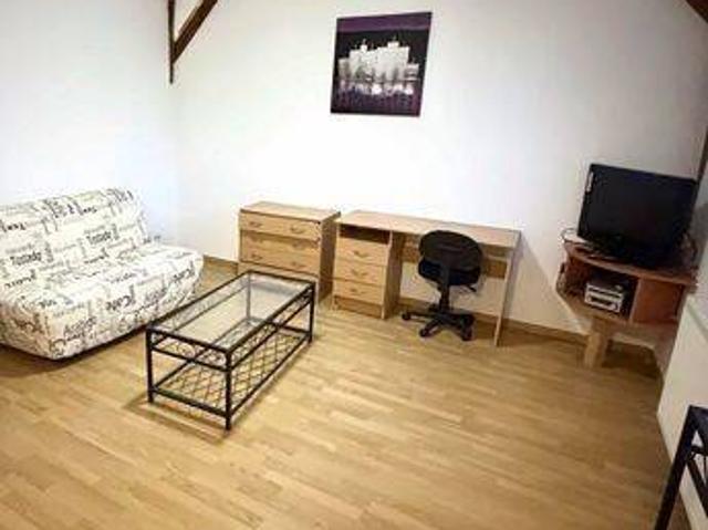 Studio location à Cité Jolivet, Tours