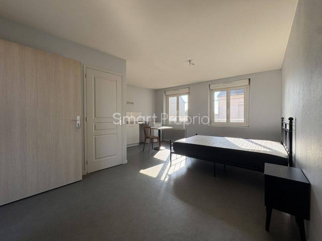 Studio location à Les Pelouses, Yvré-l'Évêque