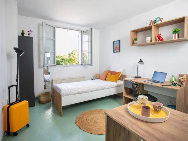 Studio location à Bâgé-la-Ville, Bâgé-Dommartin