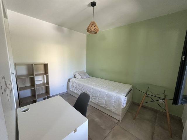 Studio location à Le Bas Armailler, Bourg-lès-Valence