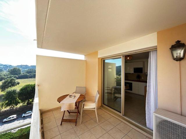 Studio location à Les Termes, Mandelieu-la-Napoule
