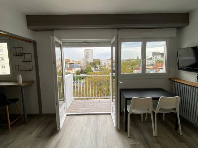 Studio location à Sanitas, Tours